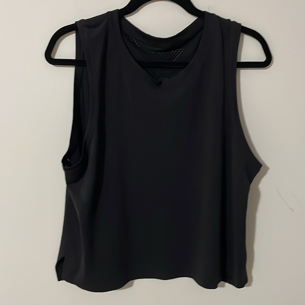 Lululemon Train to Be Tank